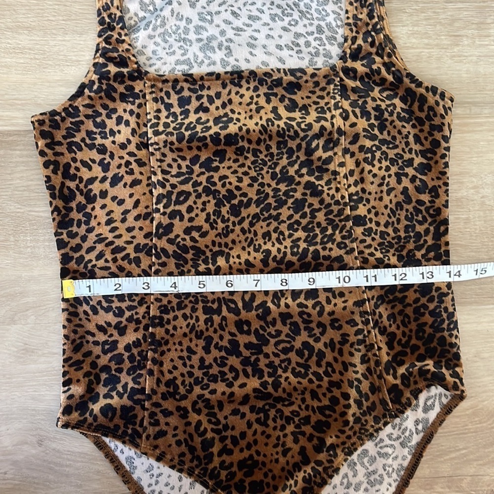 Forever 21 Leopard Bodysuit Sz L - Picture 5 of 7